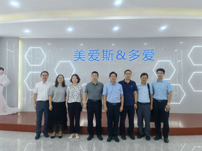 The deputy director of the Suzhou Market Supervision Bureau, Shi Weibing, and his team came to visit Meiaisi.